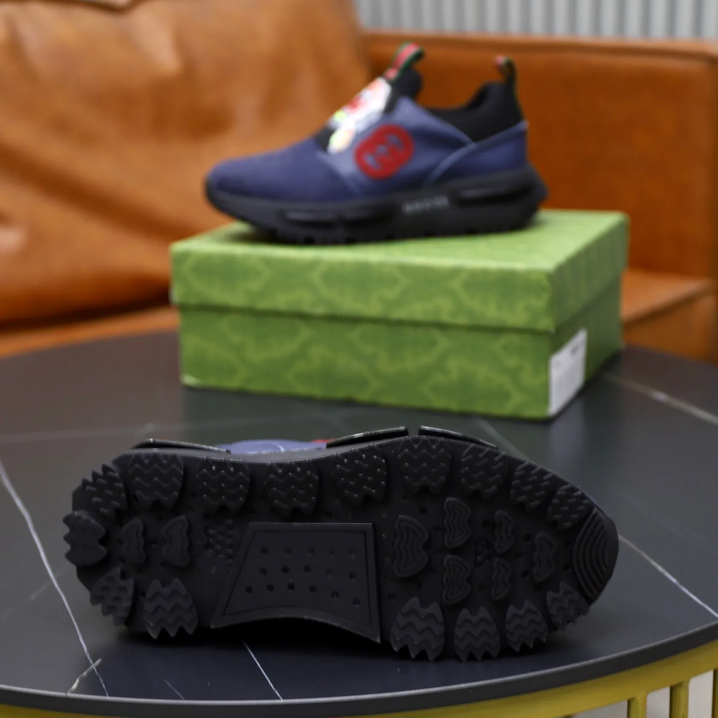 Ex-factory price: 462💰🙅‍♂️🙅‍♂️🙅‍♂️ Brand: GUCCI Standard code: 38-44 (45 customized) Grade: Same as the official website Material: Original cowhide material spliced with brand cloth Comfortable and breathable lining Lightweight and wear-resistant sports outsole Style category: Men's fashionable casual shoes Running sports shoes Distinguished luxury brand elements Top luxury color: actual picture color